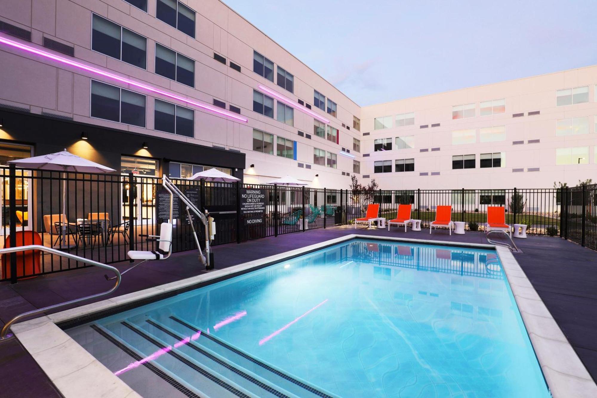 Aloft Reno Tahoe International Airport Екстериор снимка